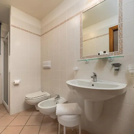 Oasi Hotel 3*